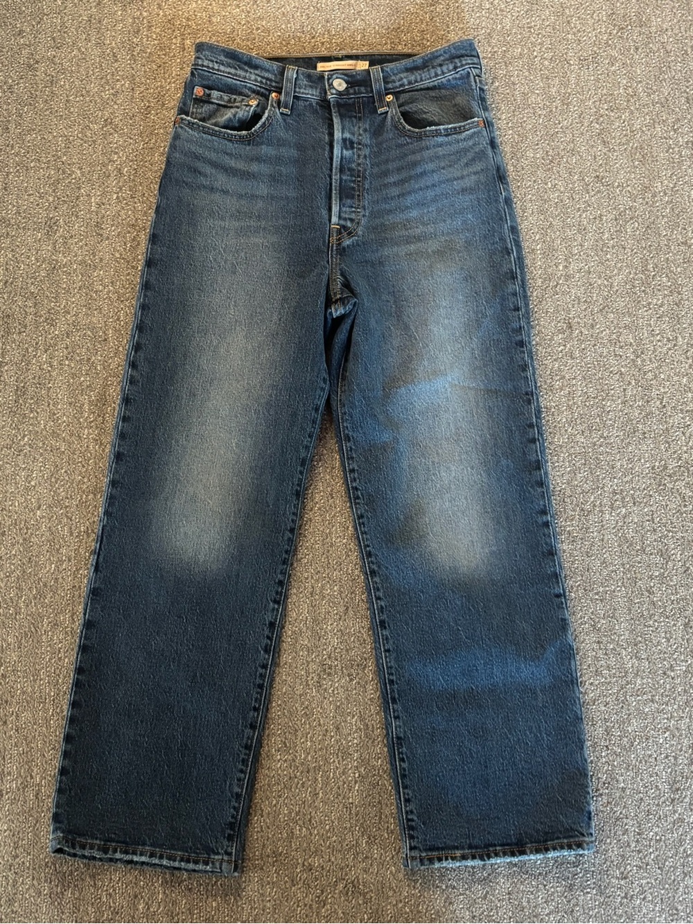 Levi's Women's Cropped Straight-Leg Jeans in Dark Blue Wash